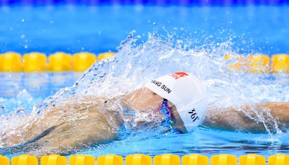 九游APP官网-“英超激战正酣，争冠大战进入白热化阶段”，英超bha