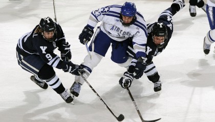 九游jiuyou-央视转播中国篮球季后赛，精彩不断不容错过，央视篮球比赛